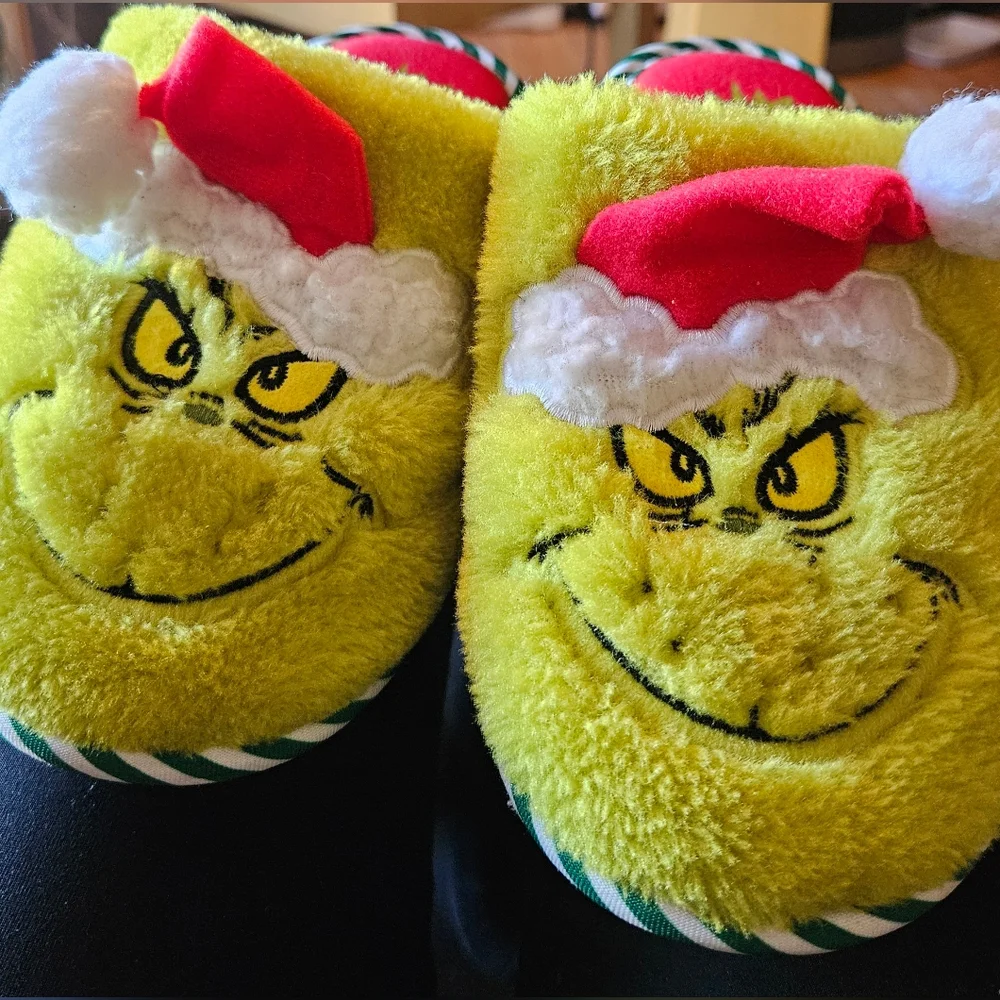 The Grinch grinch slippers